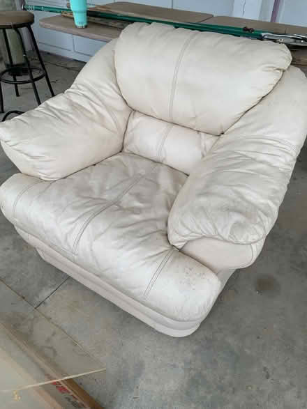 Photo of free Items on Petersville Rd (Knoxville MD 21758) #3