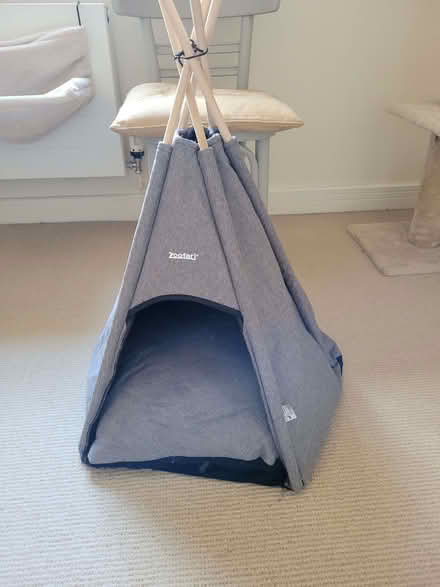Photo of free Enclosed cat bed (Whitminster GL2) #1
