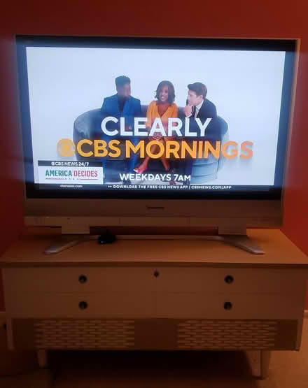 Photo of free 42 in Panasonic HD Plasma TV (Near Meacham & Schaumburg rds) #3