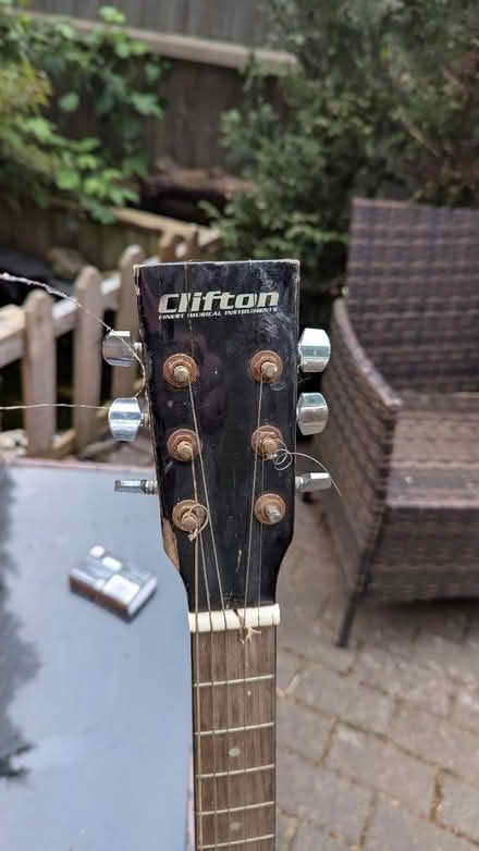 Photo of free Guitar (Aylesbury near smh HP21) #4
