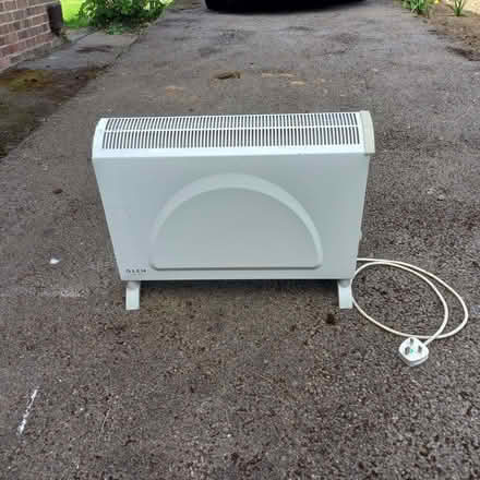 Photo of free Glen electric heater (Charlton Kings GL52) #1