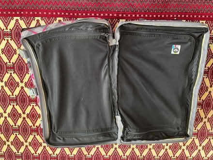 Photo of free Roxy small split roller travel case (AB25) #2