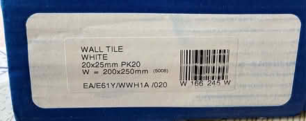 Photo of free Ceramic bathroom wall tiles (Grandpont OX1) #2