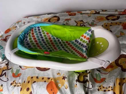 Photo of free Fisher-Price baby bath tub and toys (Petworth) #1