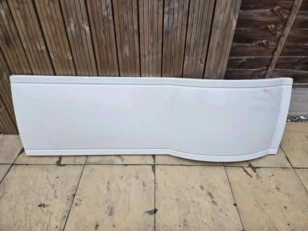 Photo of free Bath side panel (SY11) #1