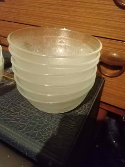 Photo of free 6 bowls with frosted design (Tonbridge) #2