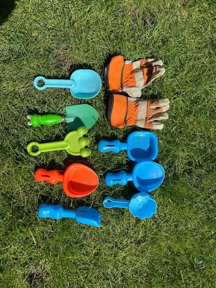 Photo of free Selection of kids sand pit toys (CB5) #1