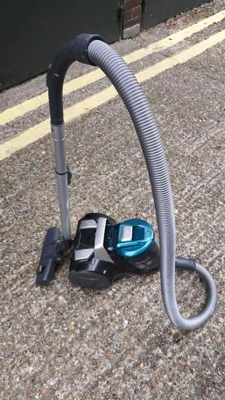 Photo of free Hoover vacuum (SE1) #1