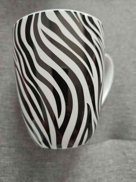 Photo of free 4 assorted mugs (CB4) #3