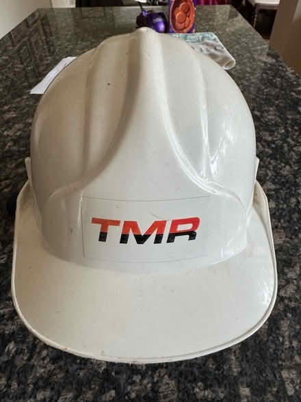 Photo of free Hard hat with chin strap (Oxshott KT22) #1
