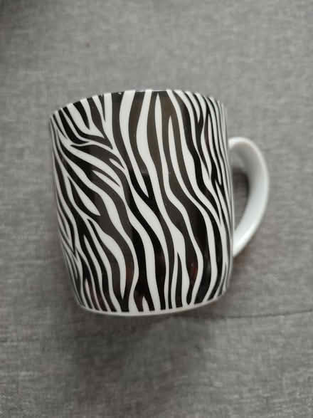 Photo of free 4 assorted mugs (CB4) #4