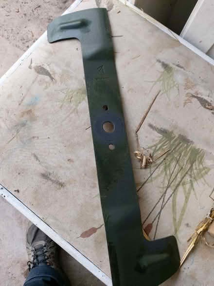 Photo of free New Mower blade unused (Ross-on-wye) #2