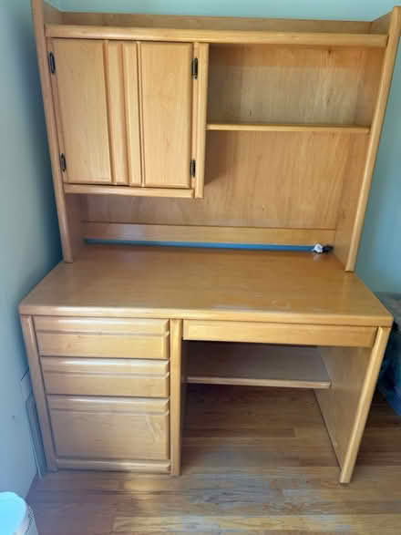Photo of free Desk with hutch - great condition (Saratoga by Cox) #1