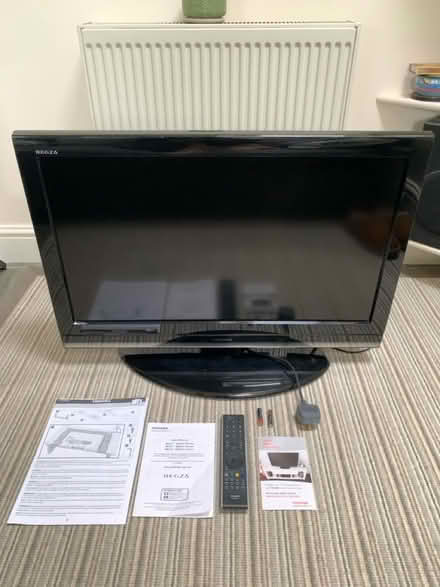 Photo of free Toshiba 32” LCD TV (Ware SG12) #1