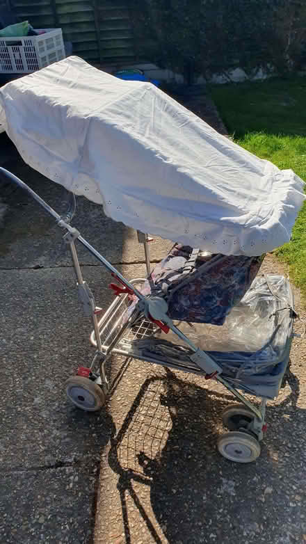 Photo of free Silver Cross Wayfarer pushchair with sunshade and raincover. (Parson's Heath CO4) #4