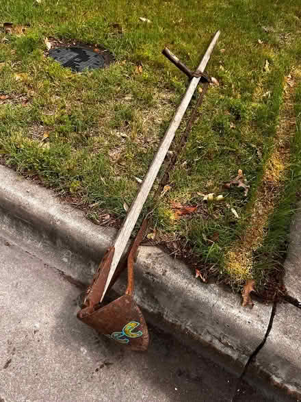 Photo of free 6’ Articulated Arm Shovel (Hyde Park) #3