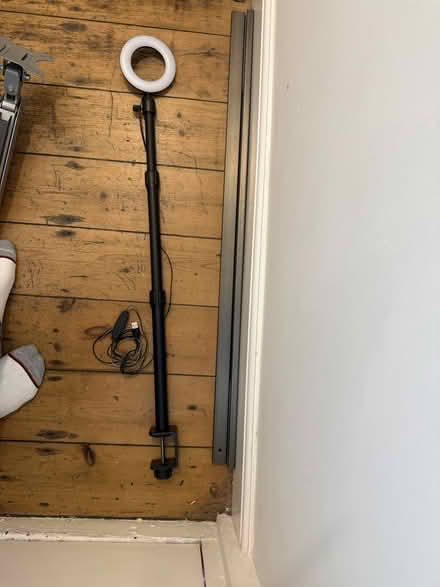 Photo of free Desk office light + stand (TW1) #1