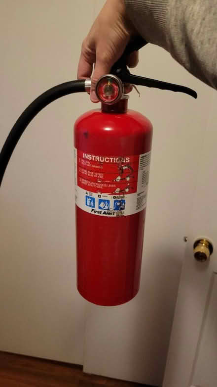 Photo of free Mini fire extinguisher (Aberdeen by train station) #1