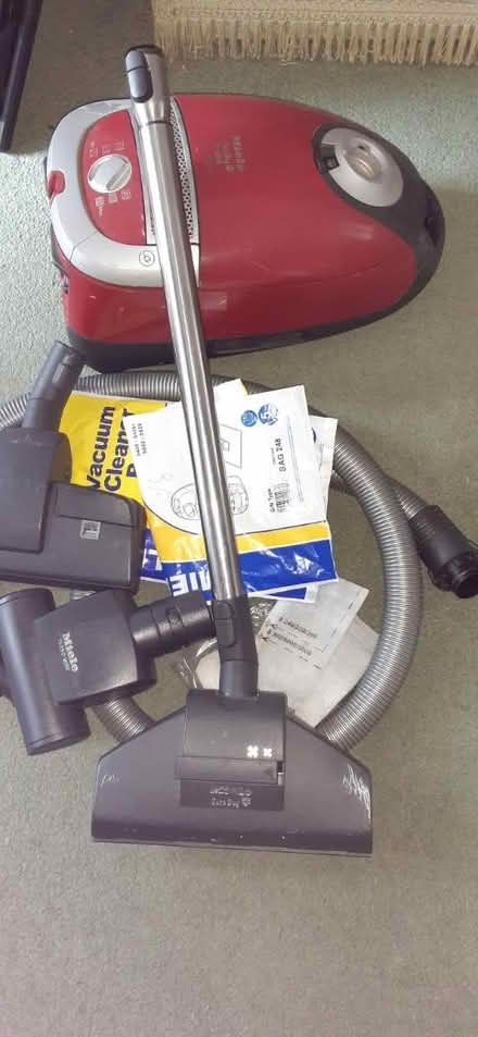 Photo of free Miele vacuum cleaner (Old Town BN20.) #2