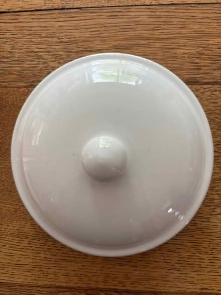 Photo of free Dish lid (Alvaston DE24) #1