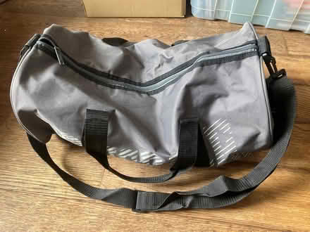 Photo of free Sports bag with shoulder strap (Stockwell SW9) #1