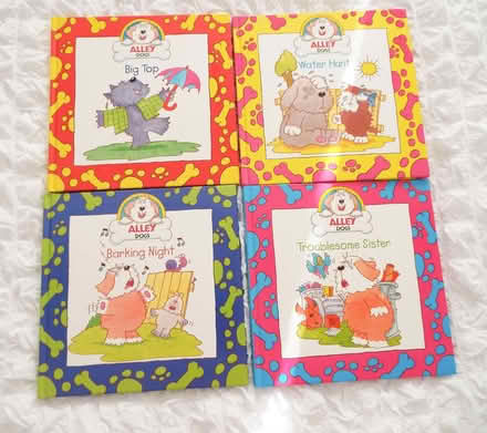 Photo of free Set of 4 vintage childrens books Alley Dogs Hardback Ilustra (Bingham NG13) #1