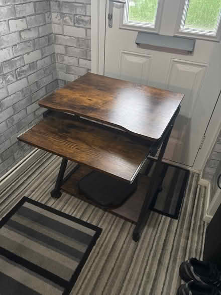 Photo of free Rustic brown desk (CH4 Chester) #1