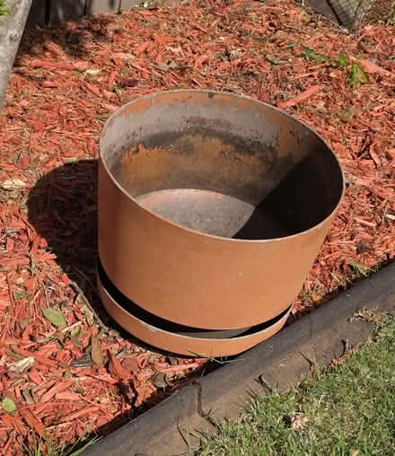 Photo of free Planters,plastic large (I 20& I 285 Decatur) #1
