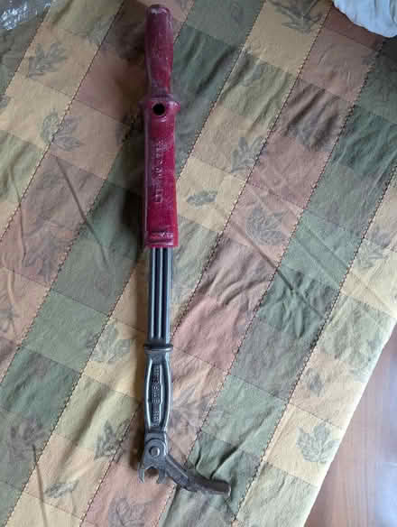 Photo of free Nail puller (Old Barrhaven) #1