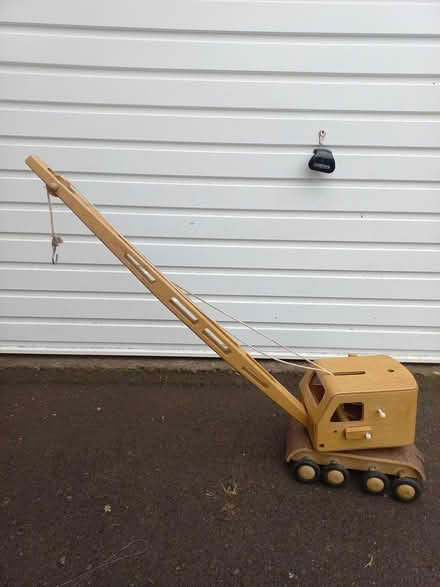 Photo of free Wooden toy crane (Almeley Hr3 6ne,) #1