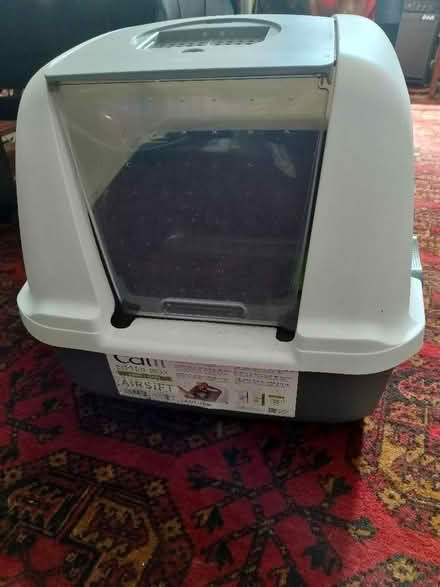 Photo of free Large covered cat litter tray (Tufnell Park N7) #1