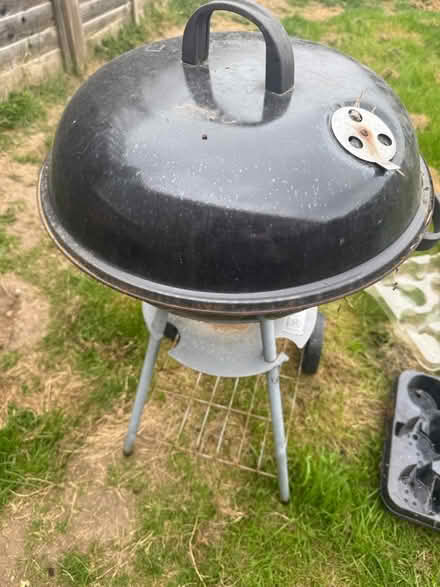 Photo of free Charcoal bbq (PO21 Nyetimber) #3