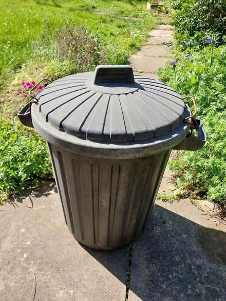 Photo of free Dustbin (Nailsea BS48) #1