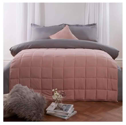 Photo of free Adults weighted blanket - hardly used (Queenstown Road SW8) #1