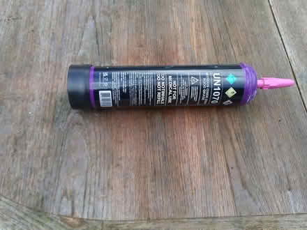 Photo of free nitrous oxide cannister (Gledhow LS8) #2