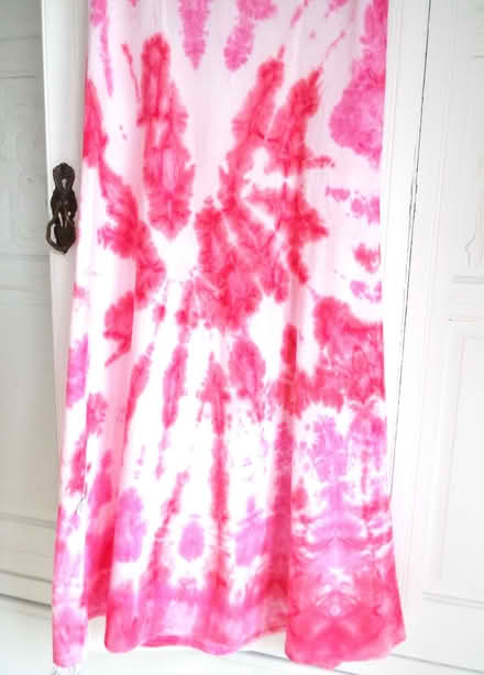 Photo of free Italian pink tie dye cotton midi dress (Bingham NG13) #4