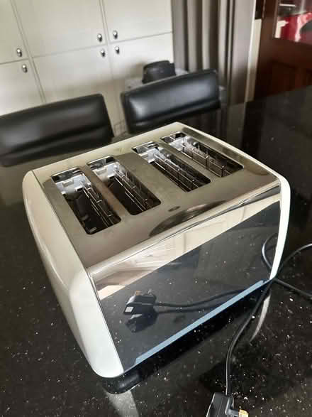 Photo of free Cream Breville 4 Slice Toaster (Duffield DE56) #3