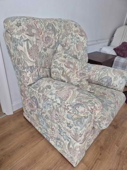 Photo of free Single Couch (Epsom, KT17) #2