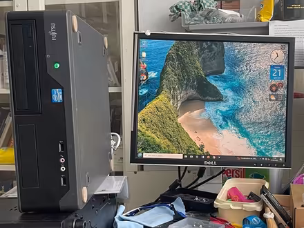 Photo of free Win10 PC for Charity (ealing W5) #1