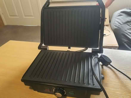 Photo of free Small electric grill (Bircotes DN11) #1
