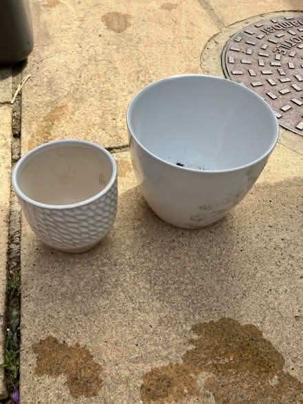 Photo of free 2 ceramic plant pots (Emerson’s Green BS16) #2