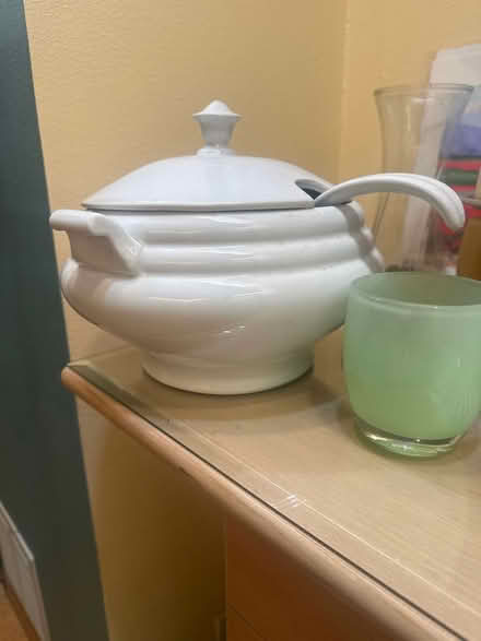 Photo of free Soup tureen (NE Seattle) #1