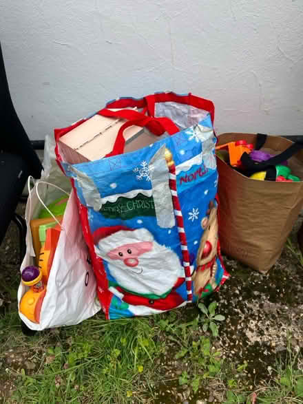 Photo of free Large pile of kids toys (TW7) #1