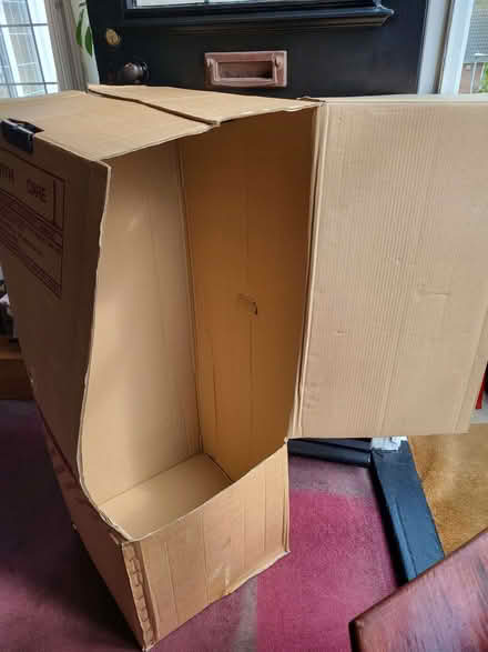 Photo of free Moving box for hanging garments (Clive Vale TN35) #4