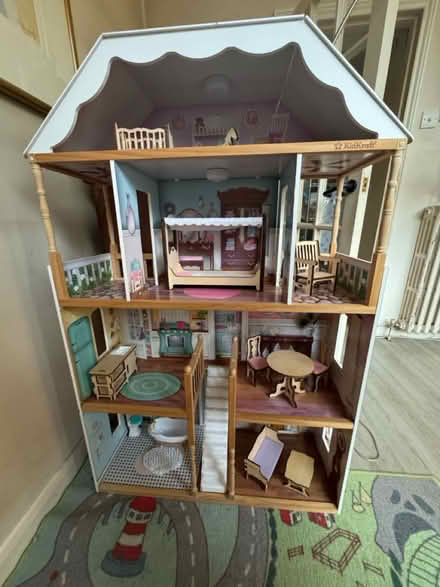 Photo of free Large doll house (Ealing W13) #1