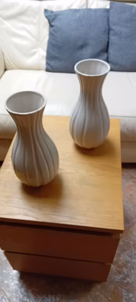 Photo of free Large Vase (Hackney Cross WR13) #1
