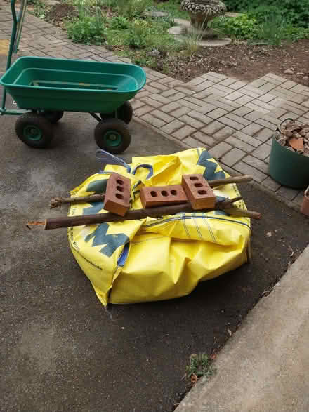 Photo of free Sharp sand and 2 bags of cement (Cassiobury WD17) #3