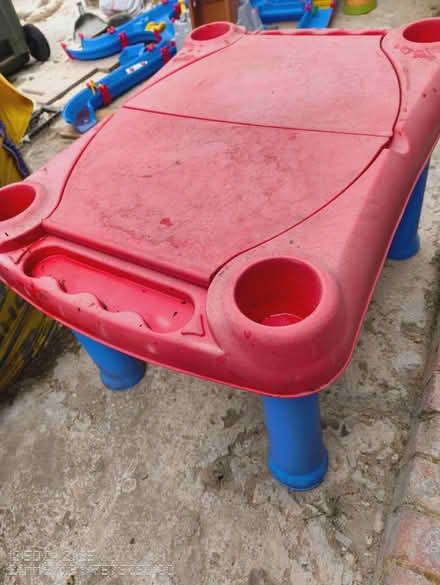 Photo of free Sand/water table for young kids (Wallington) #2