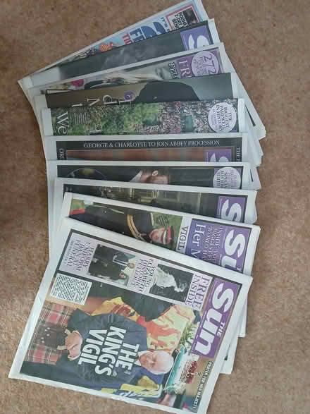 Photo of free Queens death newspapers (Armitage WS15) #1