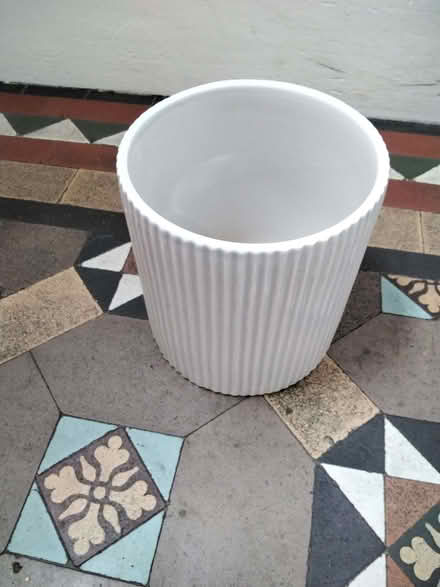 Photo of free Small ceramic plant pot (Allerton L18) #1
